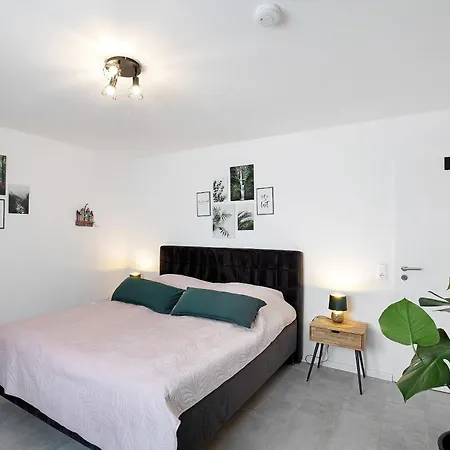 Melanies Apartment